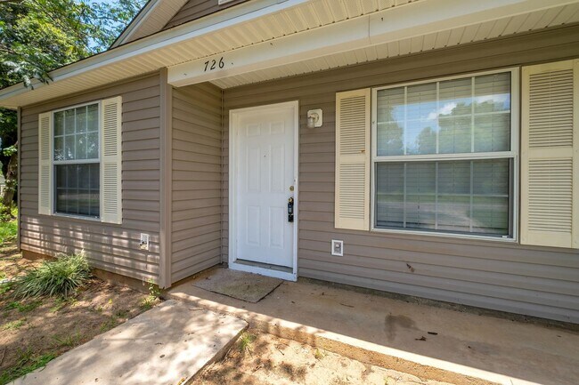 Building Photo - 726 Wies St