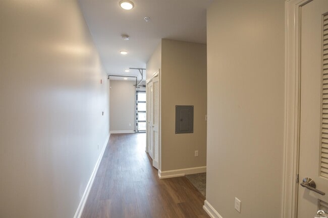 Building Photo - 800 New Hampshire St