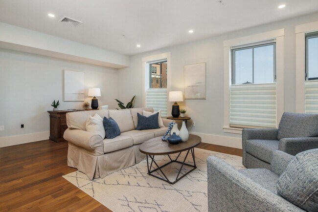 Building Photo - 50 Maplewood Ave