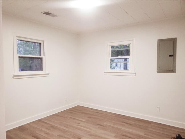 Building Photo - 5329 Searsville Rd