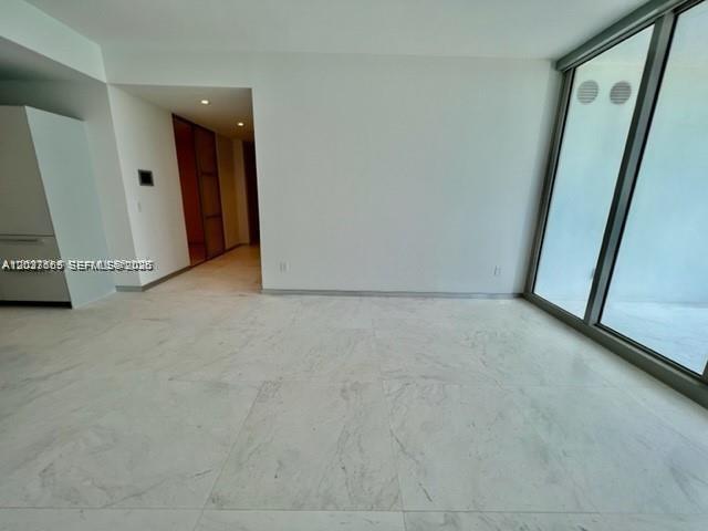 Building Photo - 16901 Collins Ave