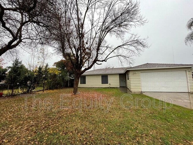 Building Photo - 1546 N Oak Park St