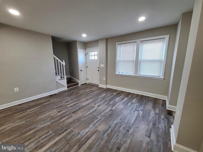 Building Photo - 4715 Dartford Ave