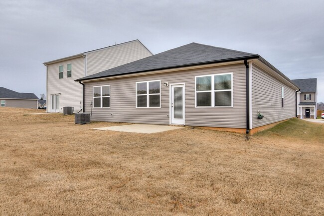 Building Photo - Like New Ranch Minutes from Ft. Eisenhower!