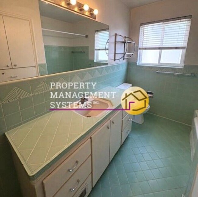 Building Photo - 3 Bedroom Duplex in Sugarhouse!