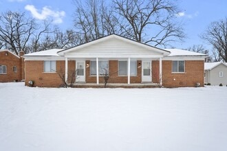 Building Photo - 38198 Hixford Pl