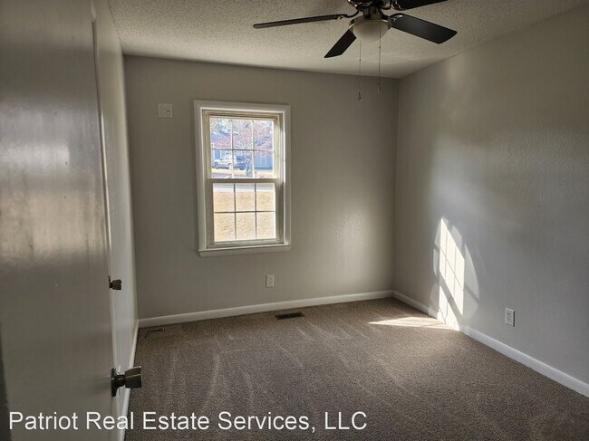 Building Photo - 3 br, 1.5 bath House - 830 Muskegon Drive