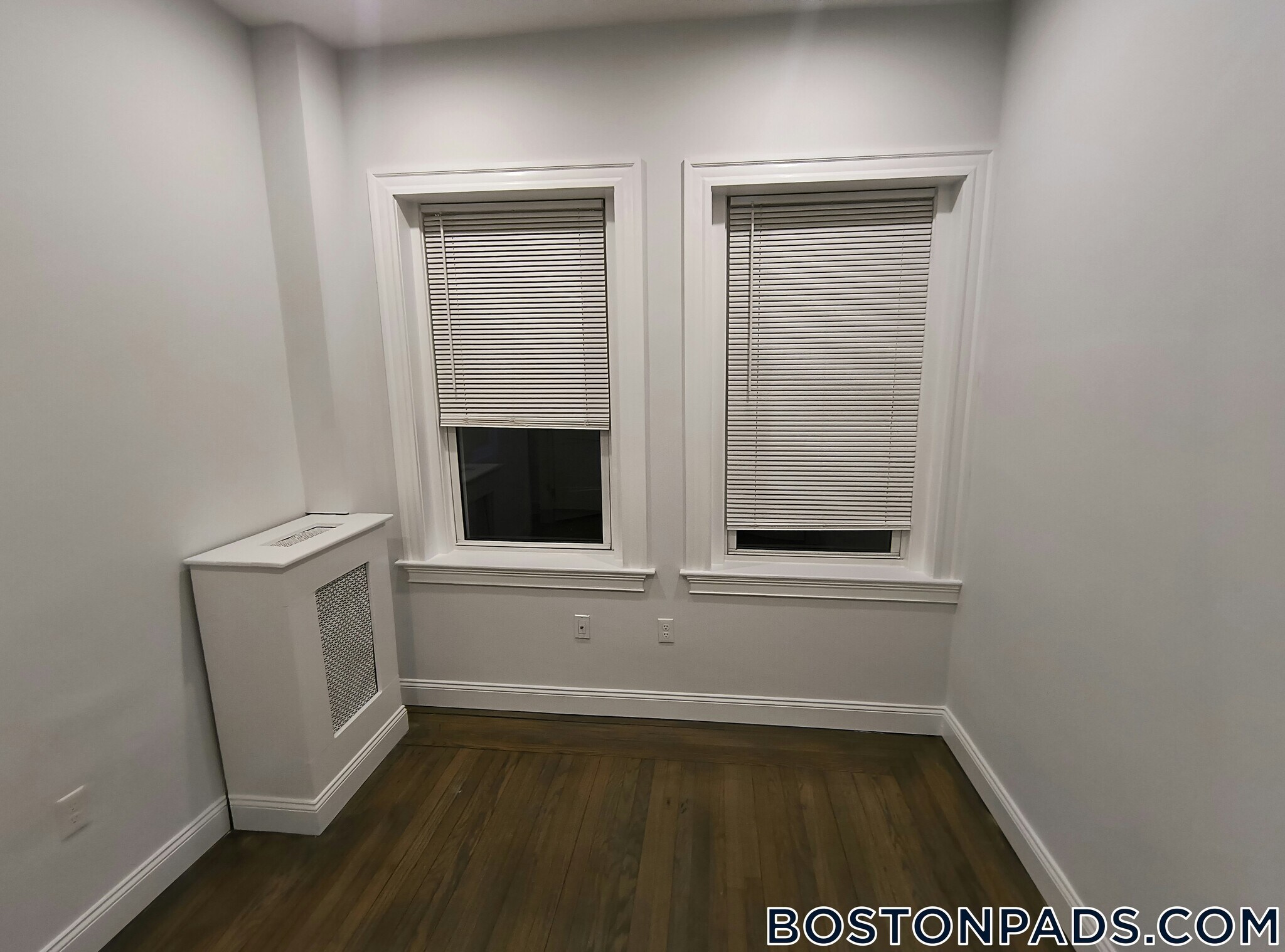 Building Photo - 19 Queensberry St