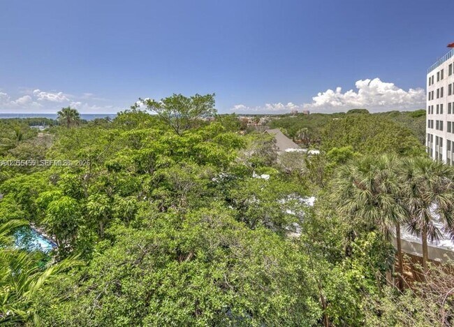 Building Photo - 2951 S Bayshore Dr