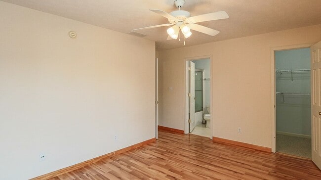 Building Photo - 2623 E Oaklawn Ct