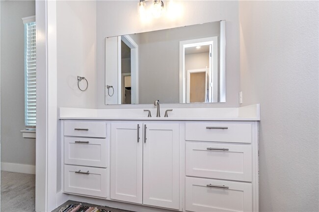 Building Photo - 146 E South St