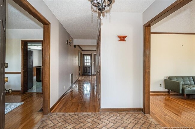Building Photo - 6821 Thames Dr