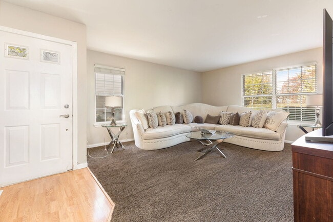 Building Photo - 22 Tyler Ct