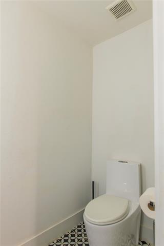 Building Photo - 2222 Moser Ave