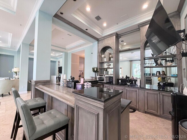 Building Photo - 630 S Sapodilla Ave