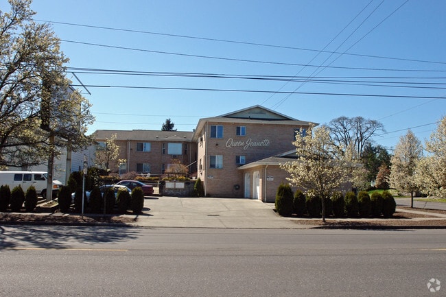 Primary Photo - Queen Jeanette Apartments