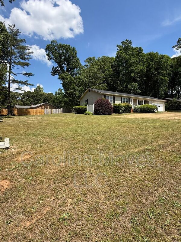 Building Photo - 102 Woodhaven Ct