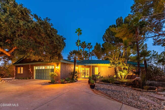 Building Photo - 6110 Colodny Dr