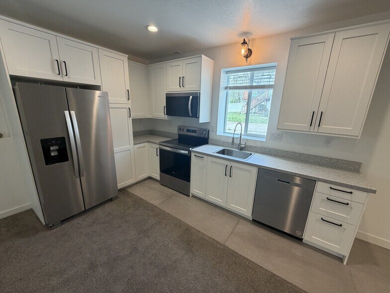 Building Photo - 5729 S 2400 W