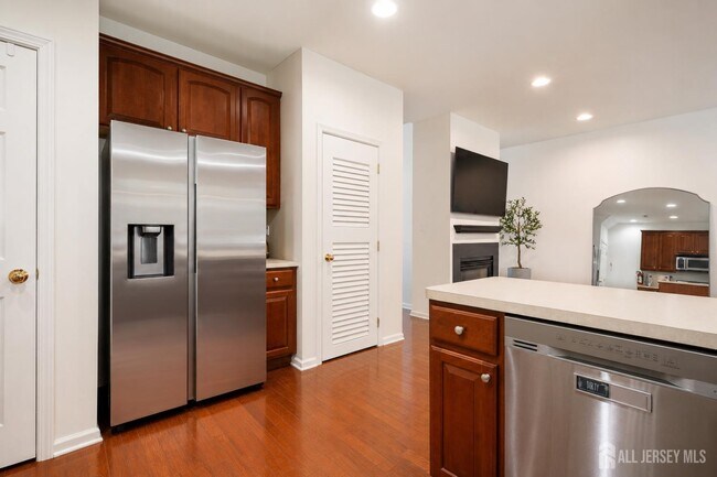 Building Photo - 12 Scarlet Oak Dr