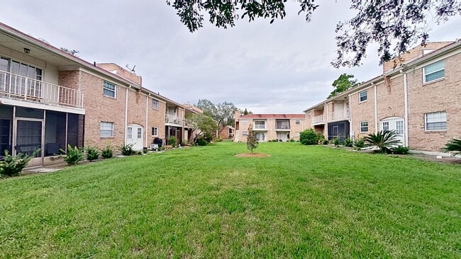 Building Photo - Spacious 3Bed/2Bath Condo in Colonial Point!