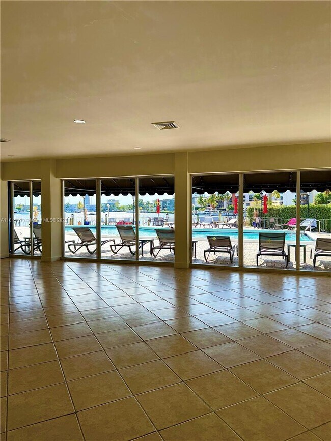 Building Photo - 100 Golden Isles Dr