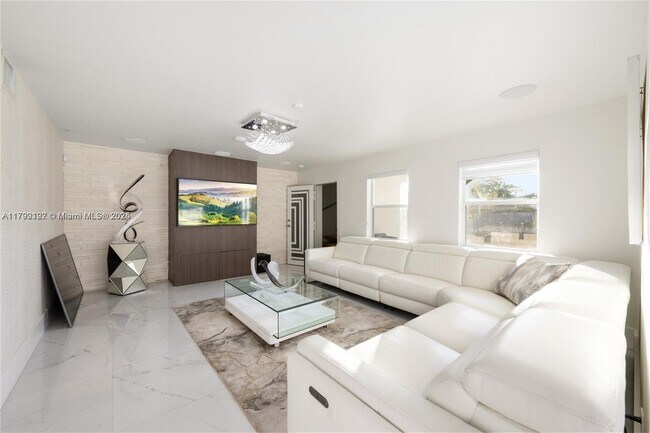 Building Photo - 12940 Auralia Rd