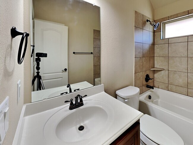 Building Photo - 3403 Cedar Ln