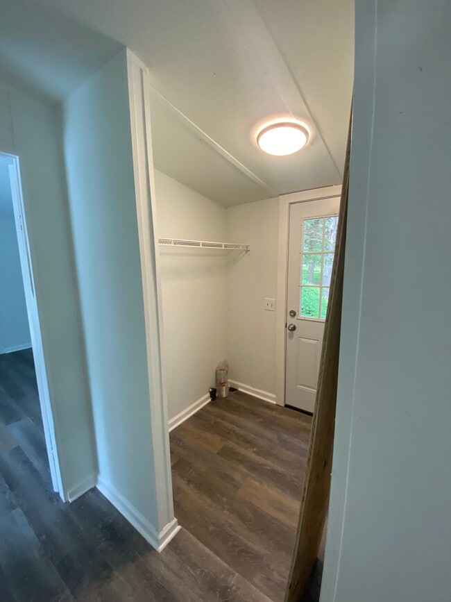 Building Photo - 442 Ranch Rd