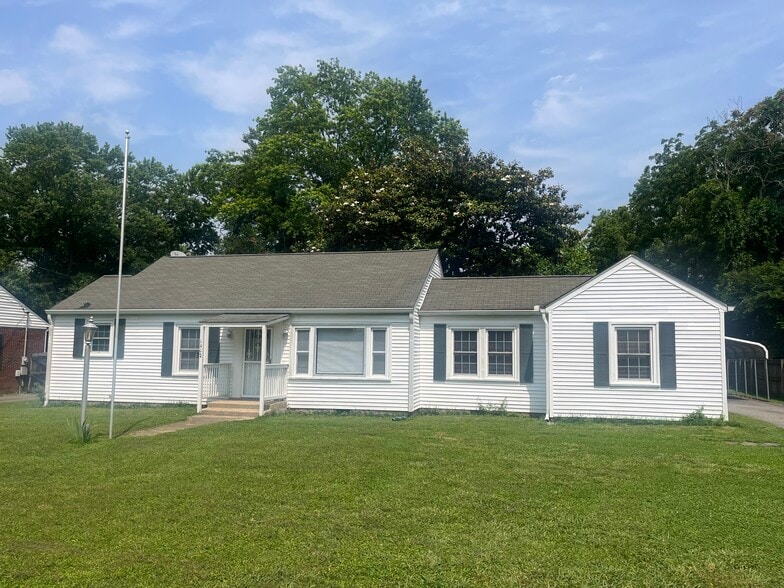 Primary Photo - 1402 N Tennessee Blvd