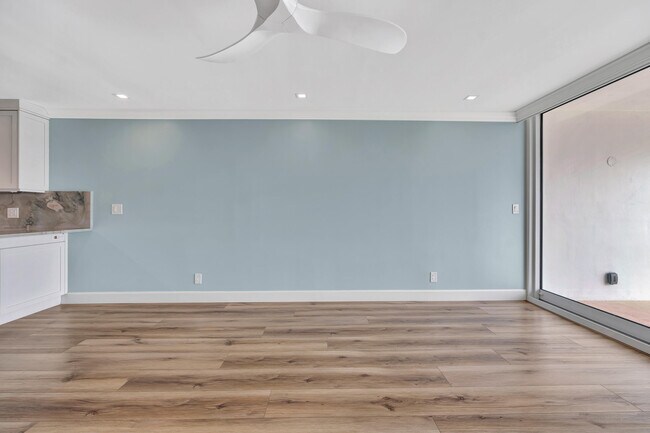 Building Photo - 911 Ocean Dr