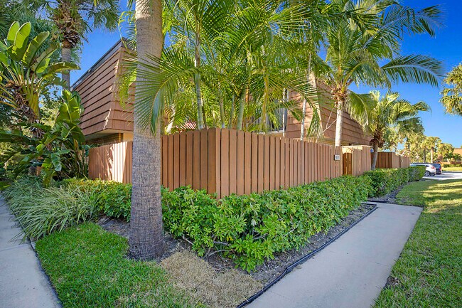 Building Photo - 3071 30th Ct