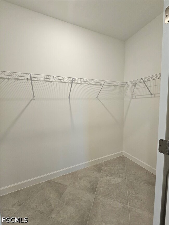 Building Photo - 20501 Hazelnut Ct S