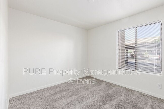 Building Photo - 5995 N 78th St