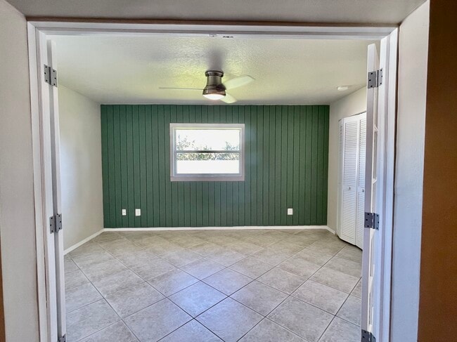 Building Photo - 1943 Sky Dr