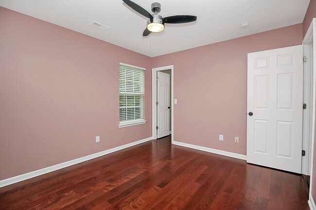 Building Photo - 3415 Fallowbrook Forest