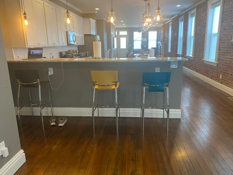 Building Photo - 3429 Missouri Ave