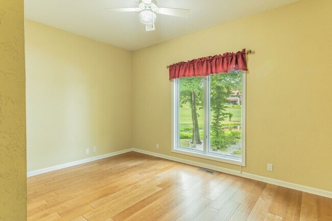 Building Photo - 10 Lindura Ln