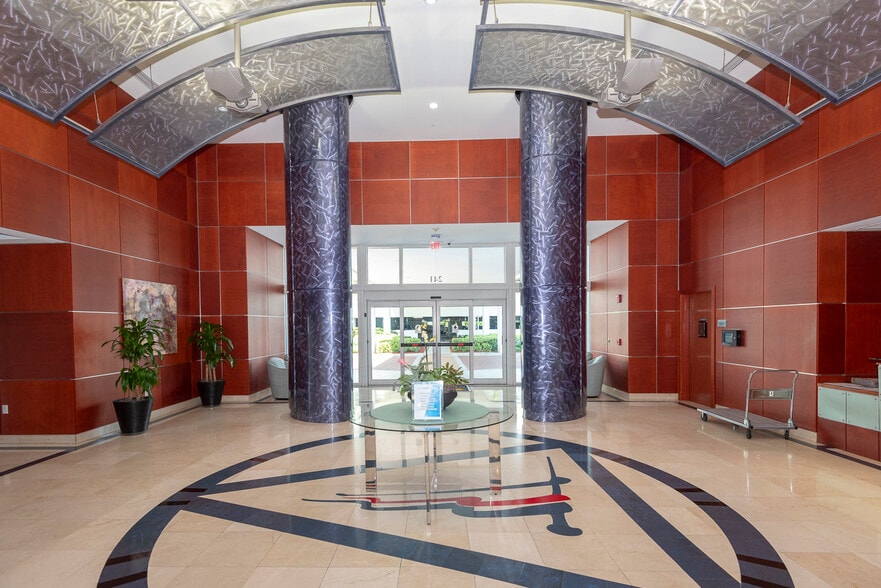 Building Photo - 231 Riverside Dr