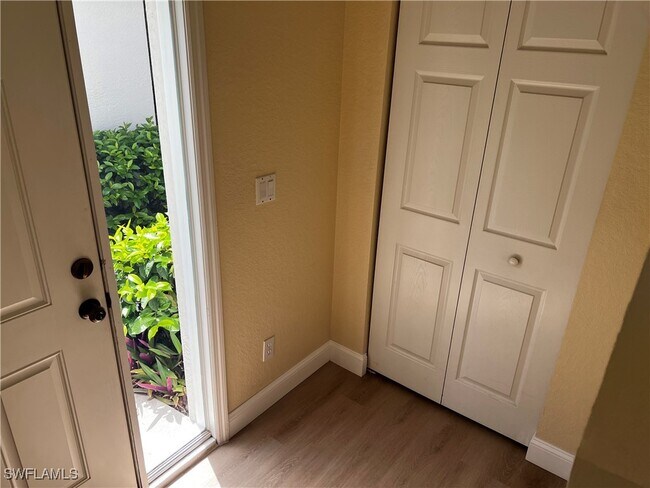 Building Photo - 6918 Satinleaf Rd N