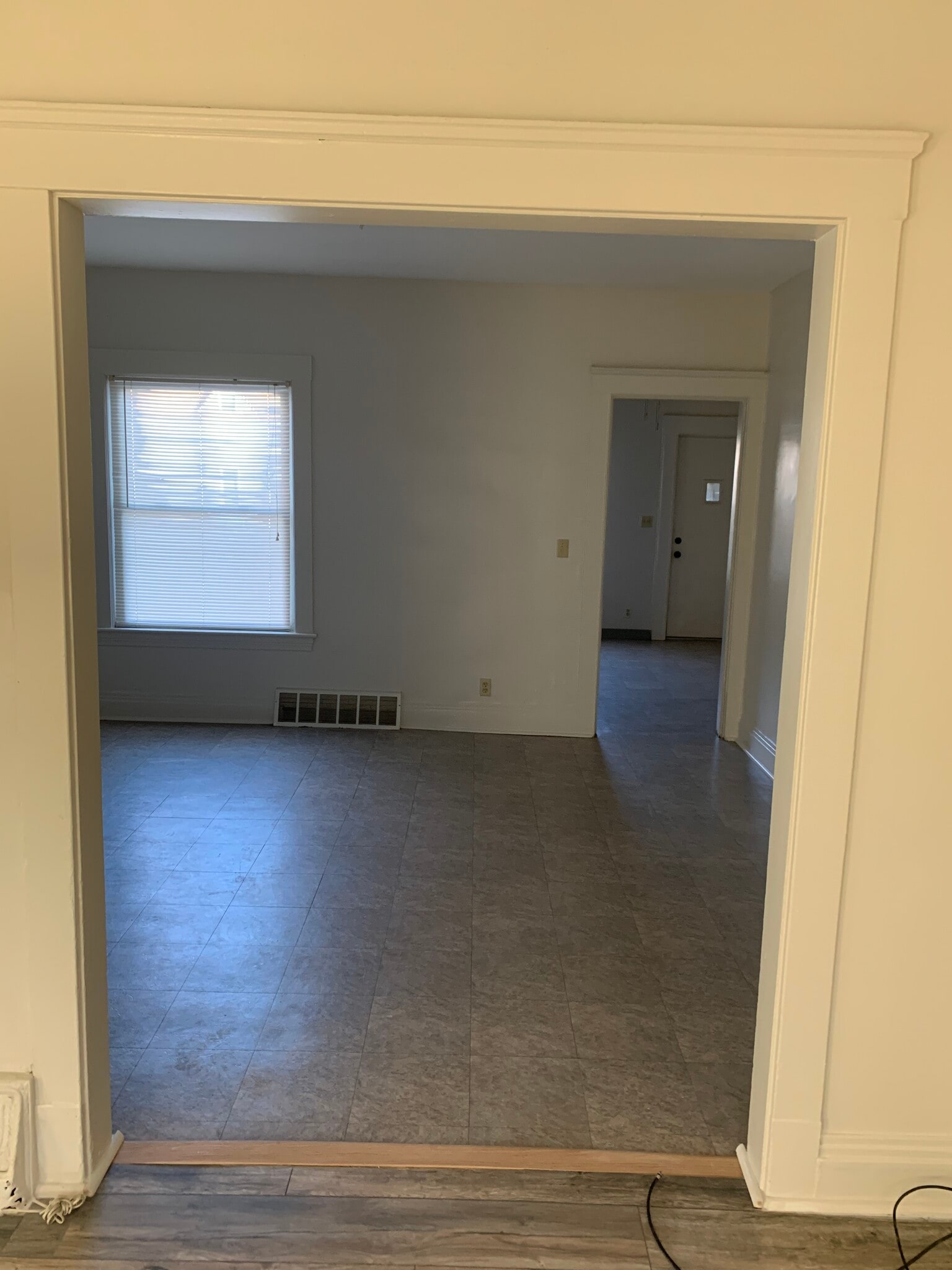 Building Photo - 3422 Daisy Ave