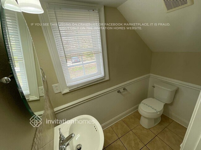 Building Photo - 3837 Sally Ln