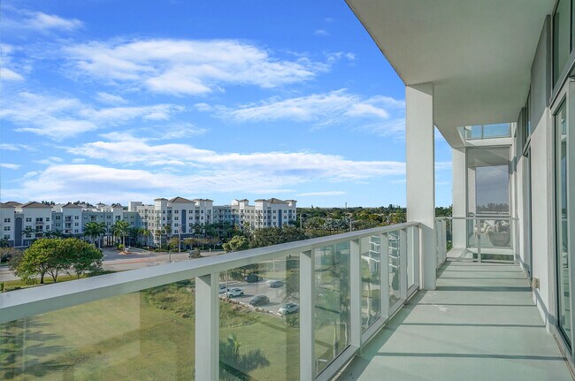 Building Photo - 2000 Metropica Wy