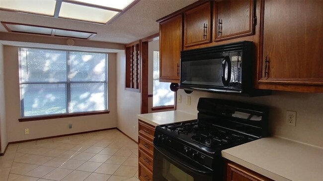 Building Photo - 3511 Monument Dr