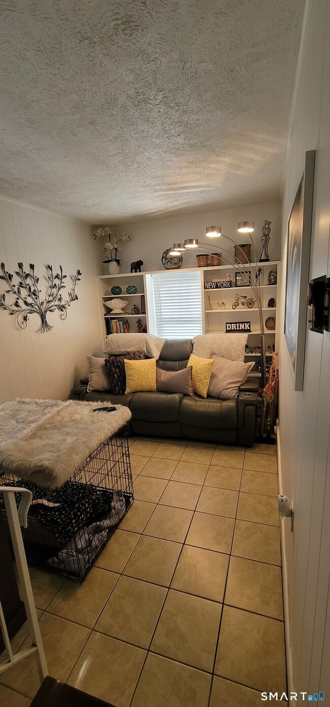 Building Photo - 321 Evers St