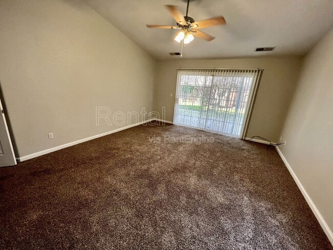 Building Photo - 1239 El Portal Dr