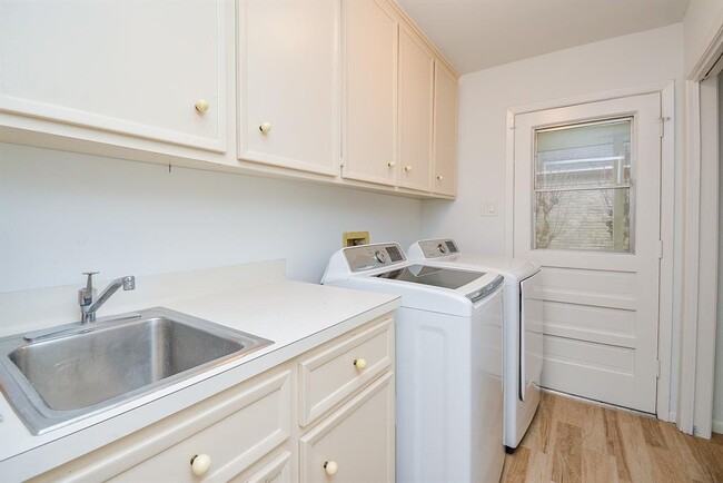 Building Photo - 2103 Winged Foot Dr