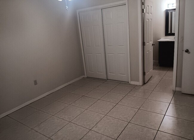 Building Photo - 2115 St Marteen Ct