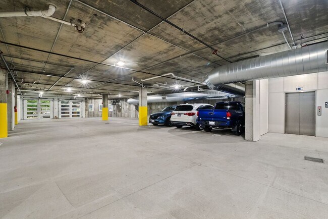 Building Photo - 119 Acklen Park Dr