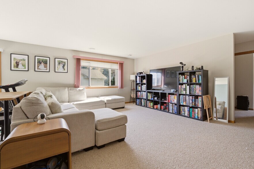 Building Photo - 2948 Kentville Dr